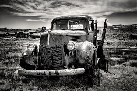 Automotive vehicle old