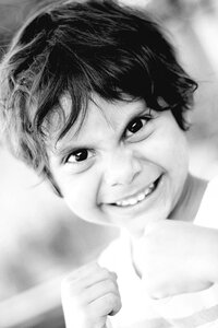 Child alegre playing
