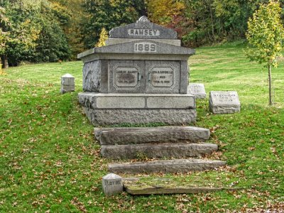 Ramsey Vault, Allegheny Cemetery, 2015-10-27, 01