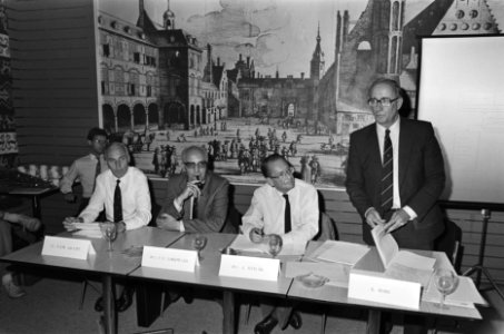 Rapport commissie Grapperhaus (verlichting van administratieve verplichtingen va, Bestanddeelnr 933-3668