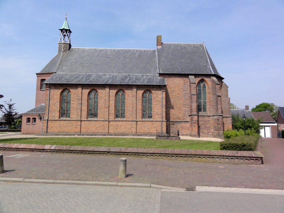 Randwijk Rijksmonument 21985 NH kerk zijkant