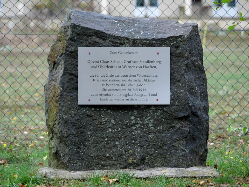 Rangsdorf.Gedenkstein.Stauffenberg.P1079615