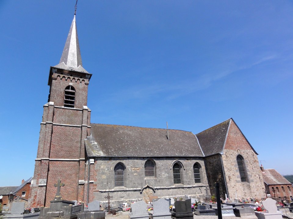 Ramousies (Nord, Fr) église, vue latérale
