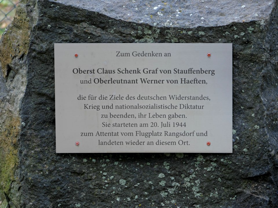 Rangsdorf.Gedenkstein.Stauffenberg..P1079614