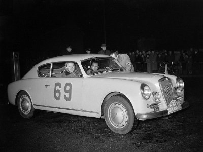 Rally Monte Carlo passeren Amsterdam, Bestanddeelnr 906-2529