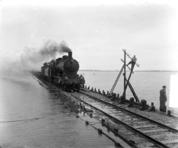Rampgebieden NS laat trein lopen van Oostdijk naar Kruiningen, Bestanddeelnr 905-7742