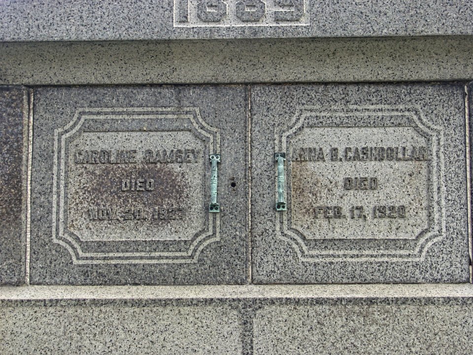 Ramsey Vault, Allegheny Cemetery, 2015-10-27, 02