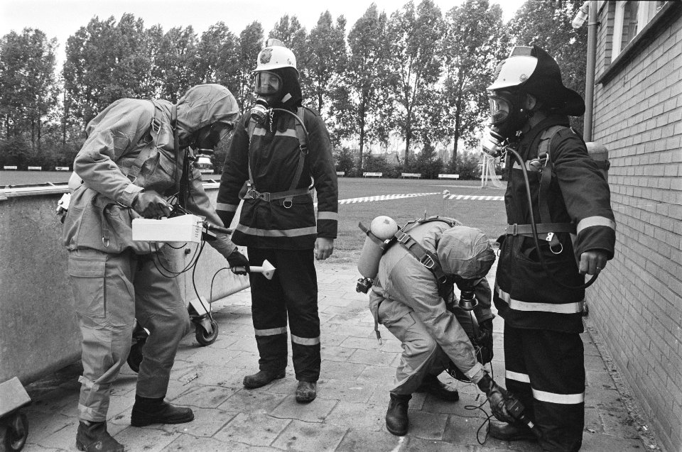 Rampenoefening rond kerncentrale Borssele radioactief besmette gebied rond ce, Bestanddeelnr 933-9864