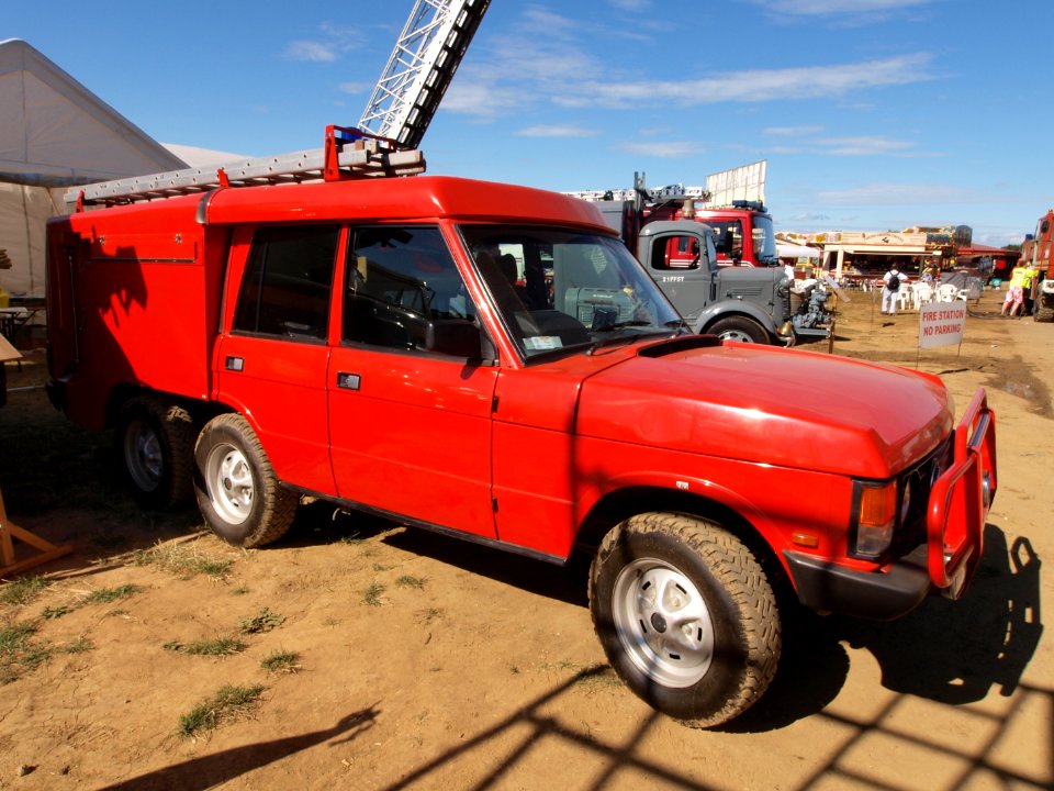 Range Rover-Carmichael fire tender pic2