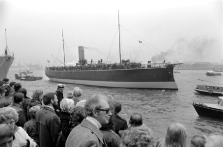 Ramtorenschip Buffel verbouwd tot museumschip, feestelijk ontvangen in Rotterdam, Bestanddeelnr 928-8607
