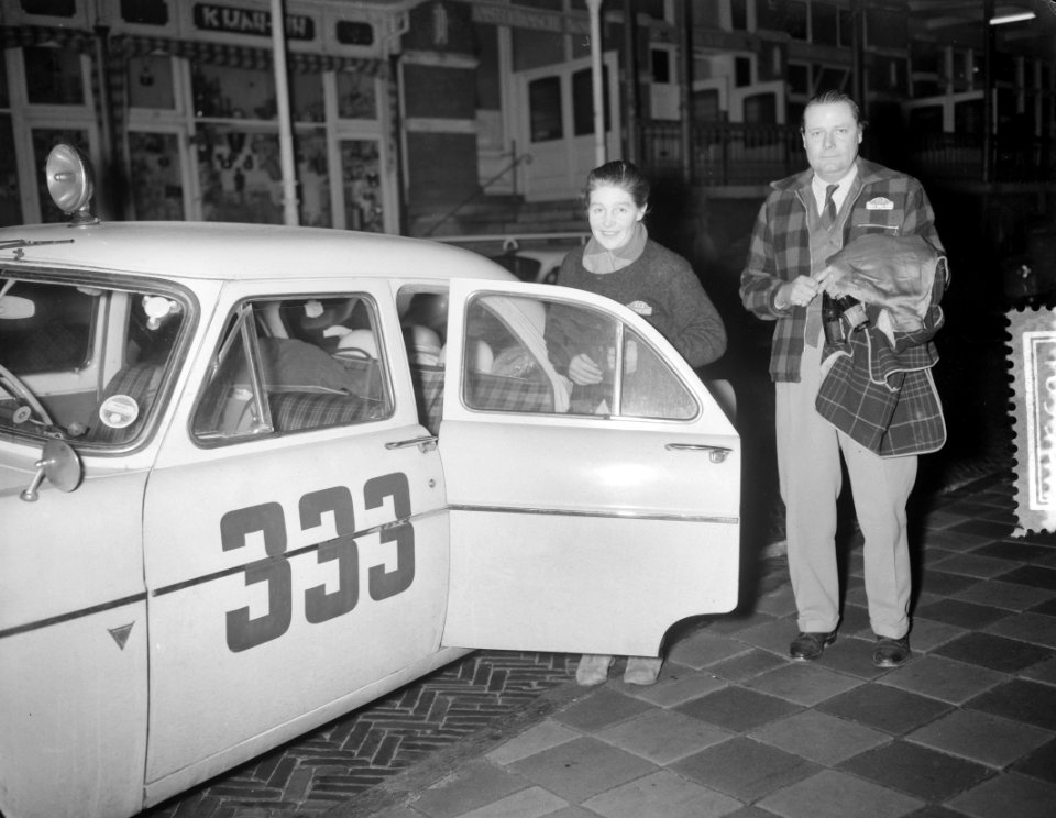 Rally Monte Carlo 1960 vertrek Den Haag, Bestanddeelnr 910-9564