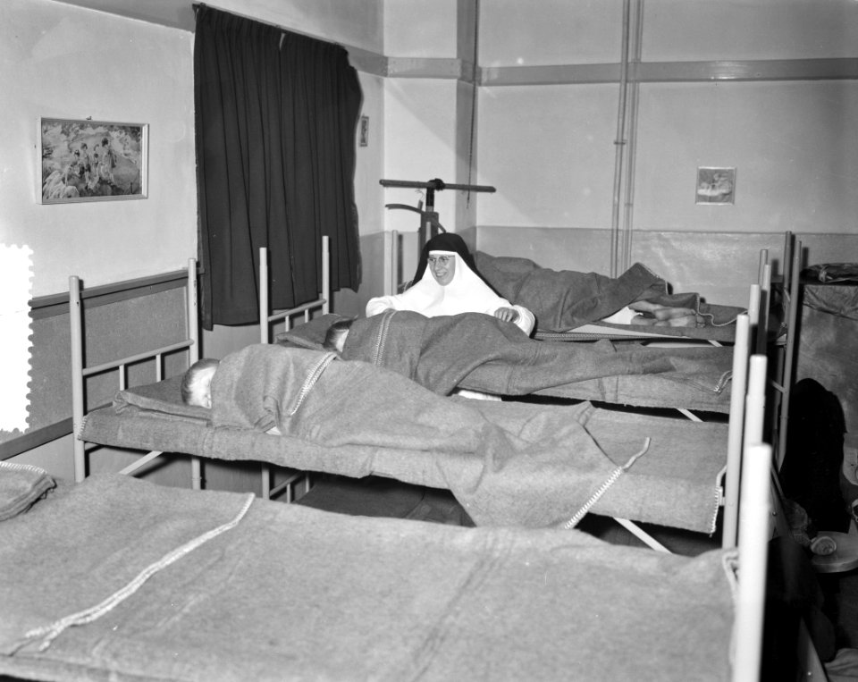 Ramp Tuindorp Oostzaan, Rozenkransschool, Bestanddeelnr 910-9495