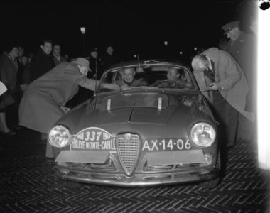 Rally Monte Carlo 1960 vertrek Den Haag, Bestanddeelnr 910-9560