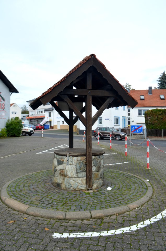Ravolzhausen, Friedrichstraße, Brunnen