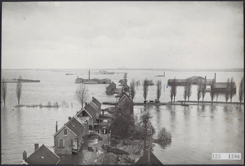 Rampen, watersnood, overstromingen, dorpen, hoeksewaard, Bestanddeelnr 123-1386
