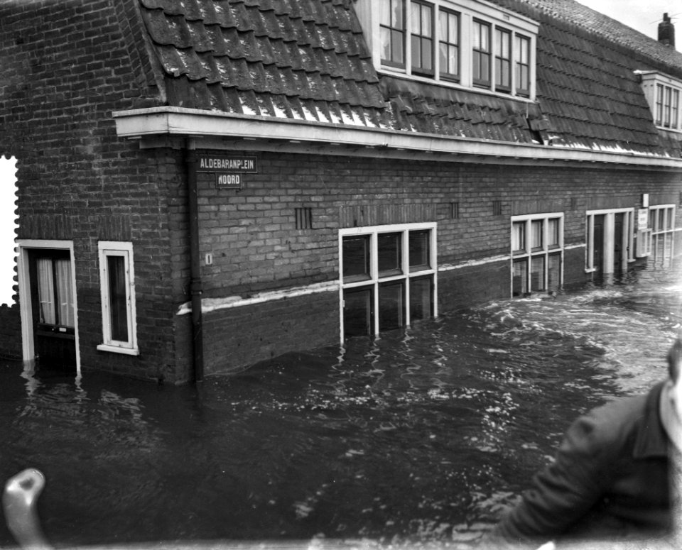 Ramp Tuindorp Oostzaan, watergrens, Bestanddeelnr 910-9547
