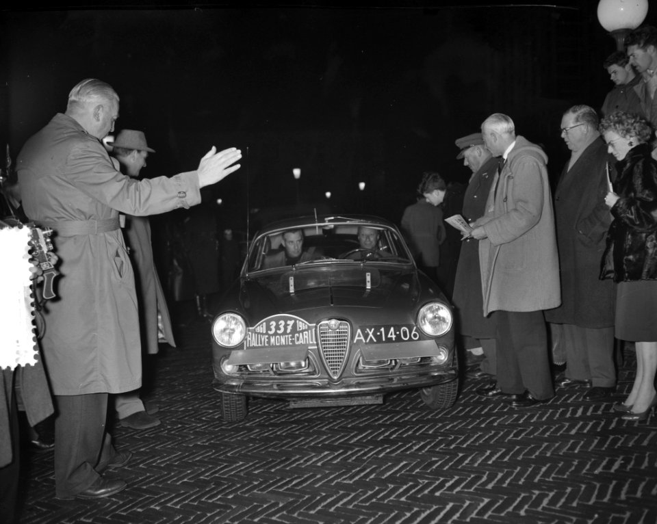 Rally Monte Carlo 1960 vertrek Den Haag, Bestanddeelnr 910-9562