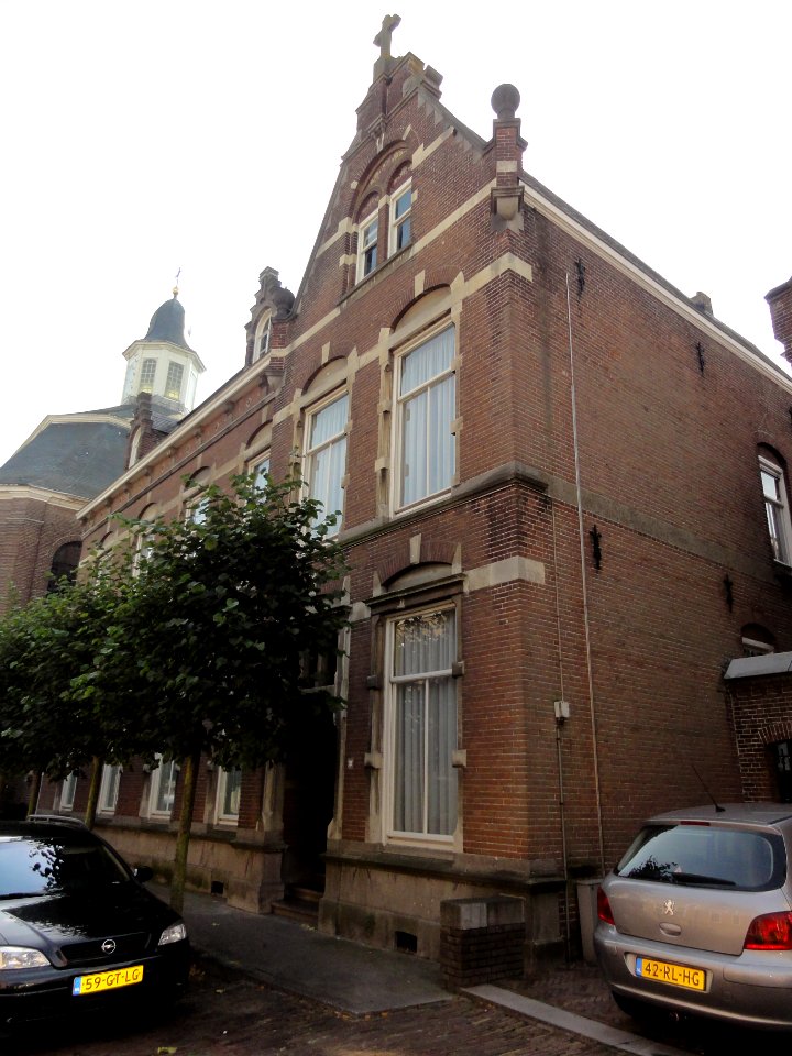 Ravenstein Rijksmonument 518210 pastorie St.Luciastraat 3