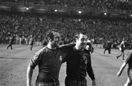 Real Madrid tegen Ajax 2-1. Gento (links) en Veloso die de doelpunten maakten, Bestanddeelnr 920-7773