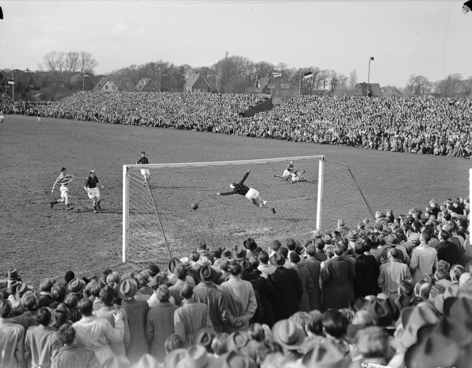 RCH tegen Blauw-Wit 0-2 Blauw-Wit kampioen, Bestanddeelnr 904-5098