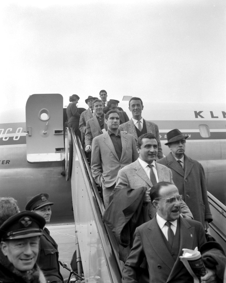 Real Madrid op Schiphol, Bestanddeelnr 913-8224