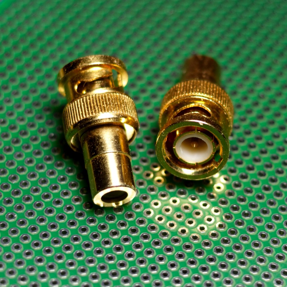 RCA-to-BNC adapter plugs 03