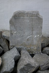 Ransbach, Evangelische Pfarrkirche, Grabstein (2)
