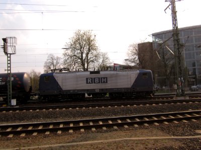 RBH 143 950-4 (122) vor Dresdner Hauptbahnhof DD Hbf (2) photo