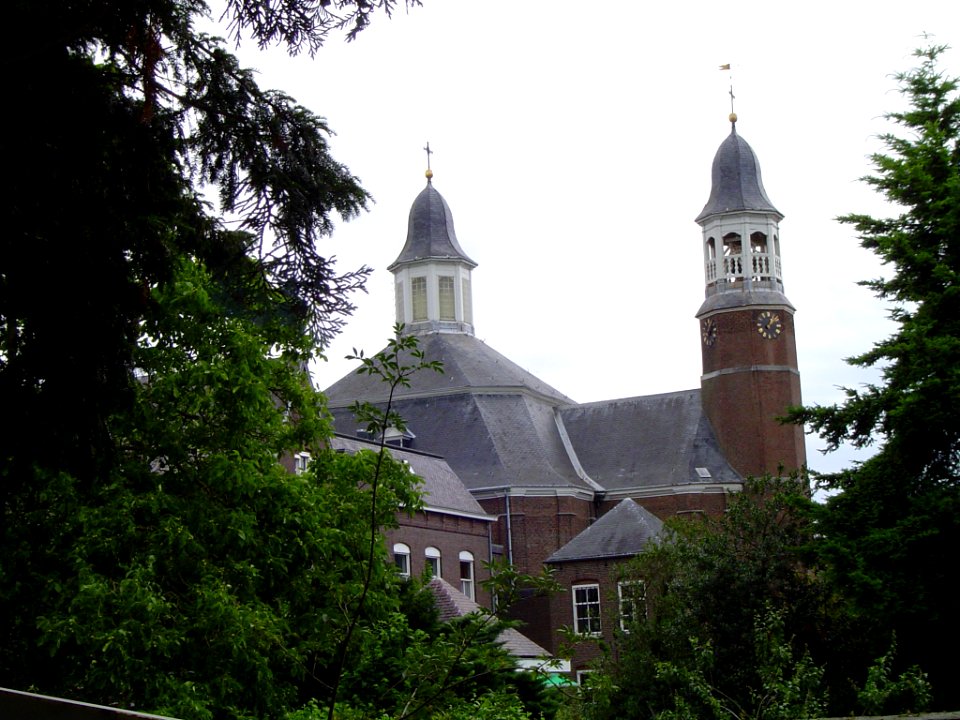 Ravenstein, toits de l'église Ste Lucie