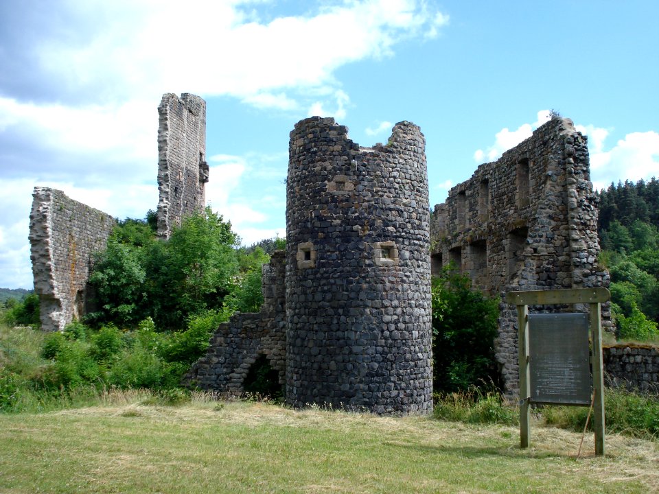 Rauret (Haute-Loire, Fr) - château de Jonchères (ruines) à Joncherette