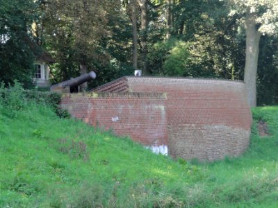 Ravenstein Rijksmonument 513537 nr 1 Rondeel bij Coothstraat 7 benedenaanzicht