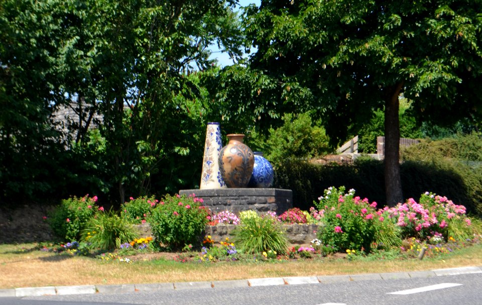 Ransbach, Töpferwaren-Skulptur