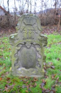 Ransbach (Hohenroda), evangelische Kirche, Kirchhof, Grabsteingruppe Mitte, Stein 2
