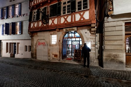 Ratskeller-tuebingen-bei-nacht