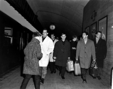 Reims in Rotterdam, aankomst elftal Rotterdam, Centraal Station, Bestanddeelnr 914-9165