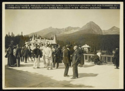 Reise Deutscher Pressevertreter durch Österreich-Ungarn auf der Terrasse des Cs, Bestanddeelnr 158-1605