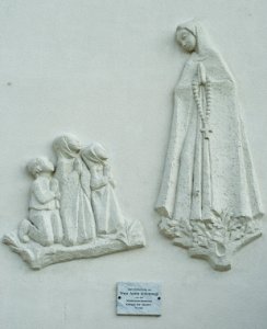 Relief an der Pfarrkirche Wattens