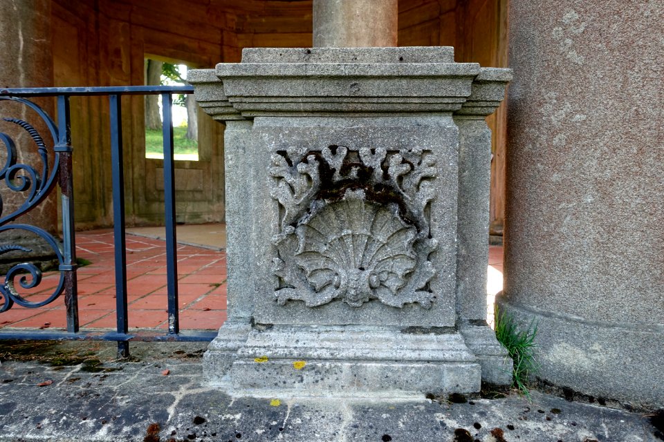 Relief - Italian Garden - Castle Hill on the Crane Estate - Ipswich, Massachusetts, USA - DSC06448
