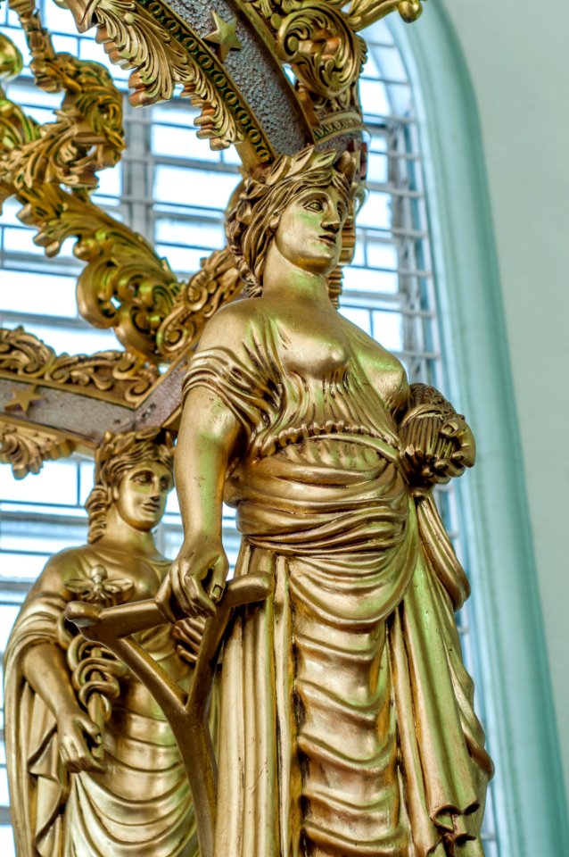 Relic statue in Santa Barbara Church