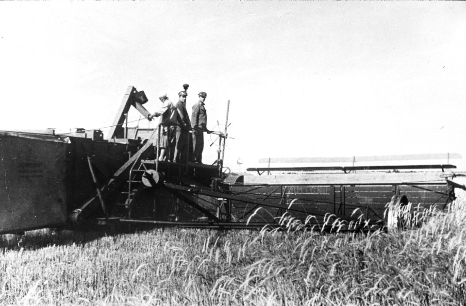 Reis naar rusland, landbouwwerktuigen, combine, Bestanddeelnr 195-0126