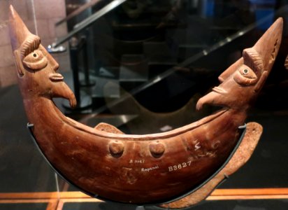 Rei miro (breast plate), Rappa Nui (Easter Island), Bishop Museum