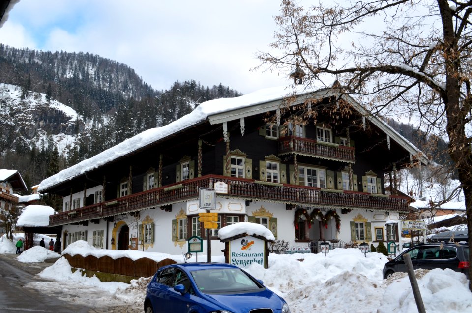 Reit im Winkl, Kirchplatz 8