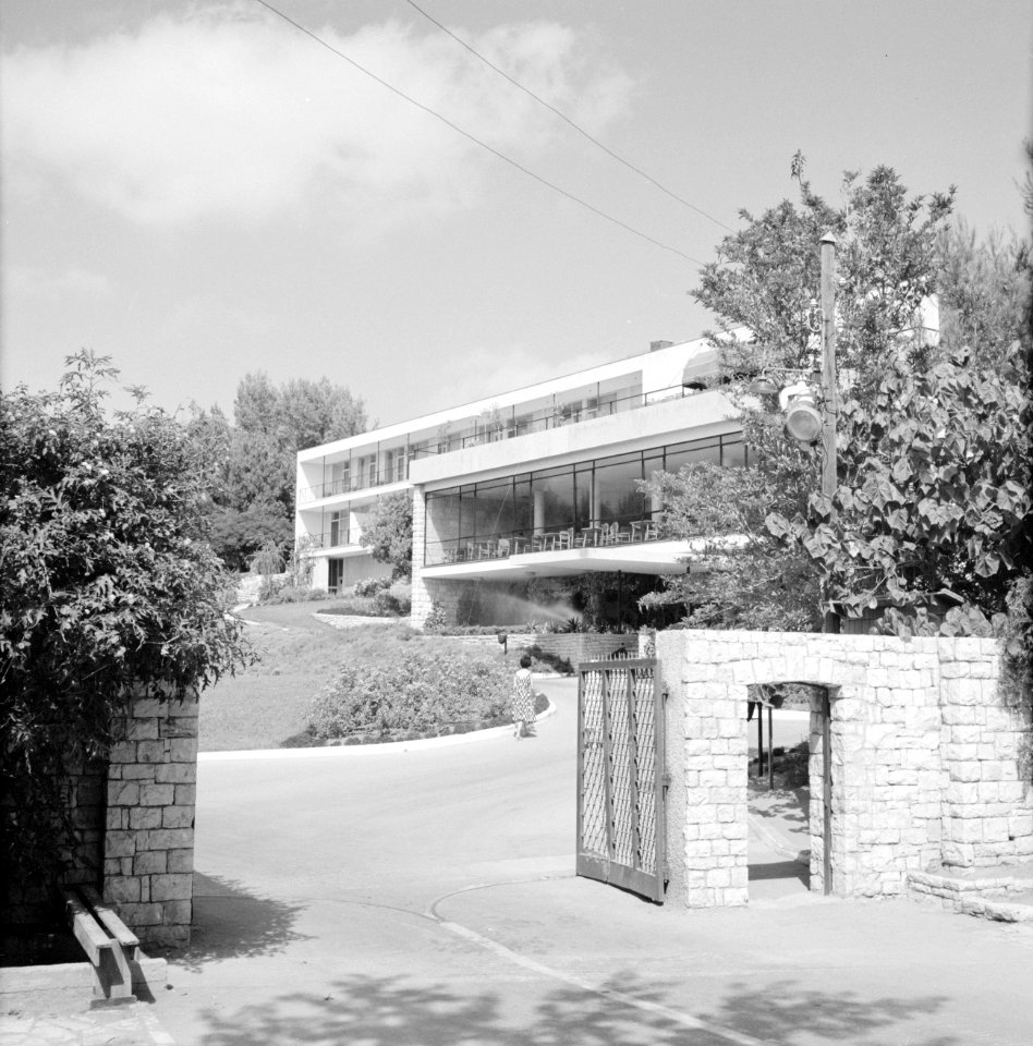 Rehovot Weizmann Institute Toegangshek bij een van de gebouwen, Bestanddeelnr 255-3881
