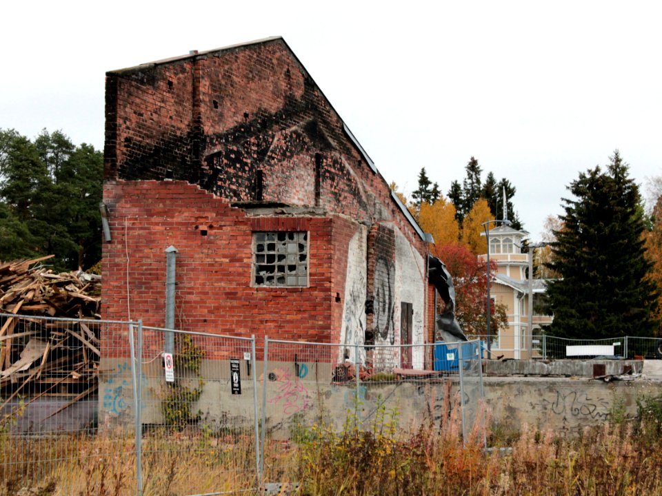 Rehuraisio feed plant demolition in Oulu 01