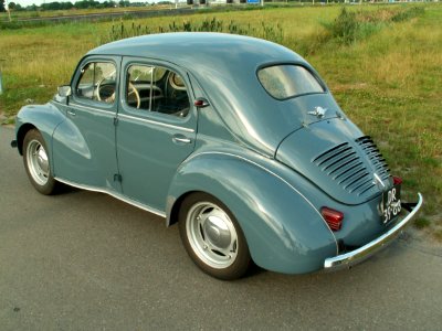 Renault 4 CV foto3