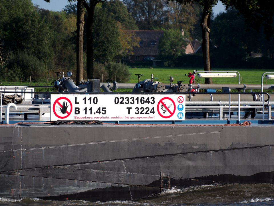 Renée ENI 02331643 at the Amsterdam-Rhine Canal, pic2