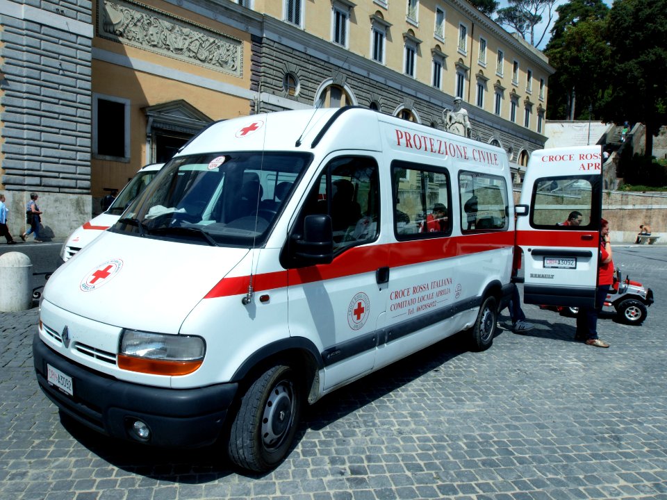 Renault Ambulance Protezione Civile in Rome pic1