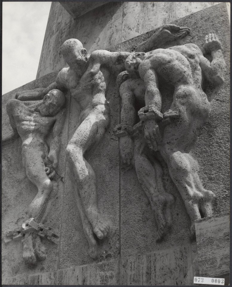 Relief op het Monument op de Dam, Bestanddeelnr 073-0003