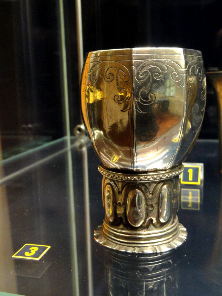 Renaissance cup - no marks, early 17th century - National Museum of Finland - DSC03990
