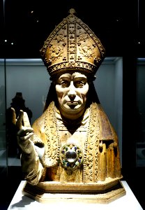 Reliquary bust of a holy bishop, probably from Brussels, c. 1520 AD, oak wood - Ethnological Museum, Berlin - DSC02244